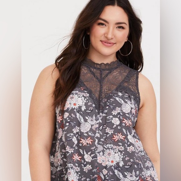Torrid Grey Illusion Sharkbite gauze tank plus size 2x - Picture 8 of 9